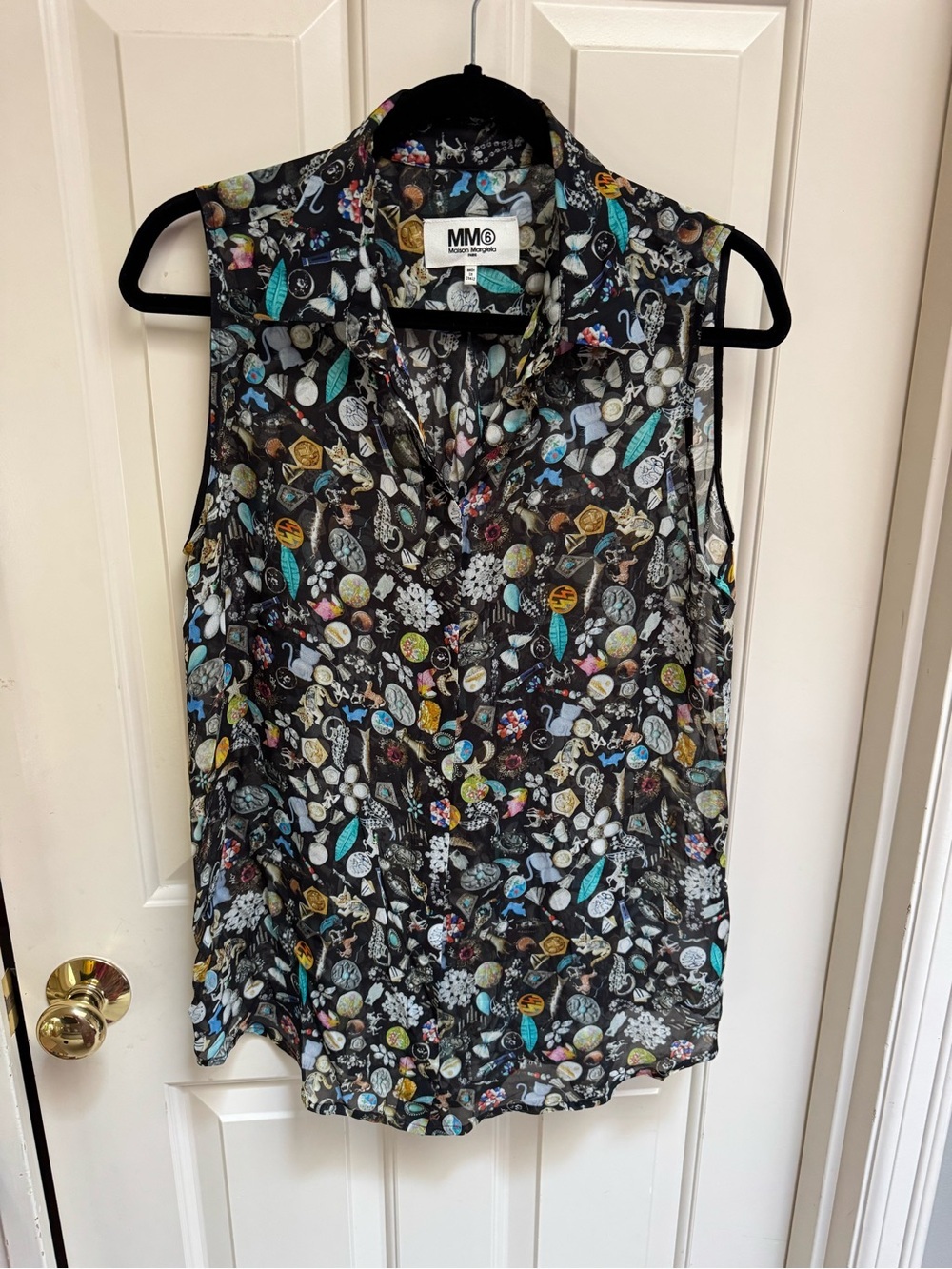 MM6 Maison Margiela Black Sheer Artifact Pattern Sleeveless Button Front Top
